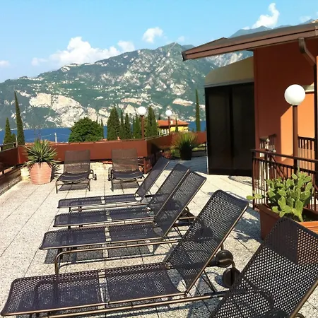 Anna Hotel 3*