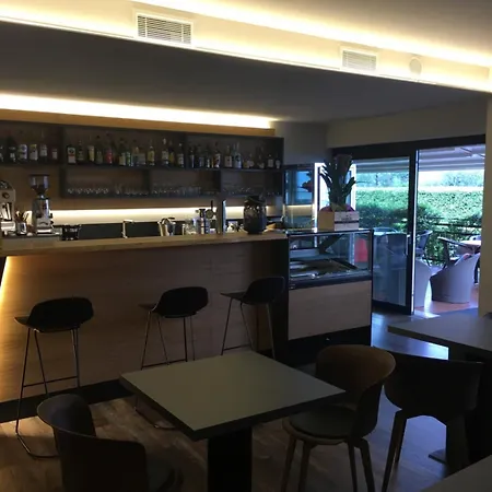 Anna 马尔切西内