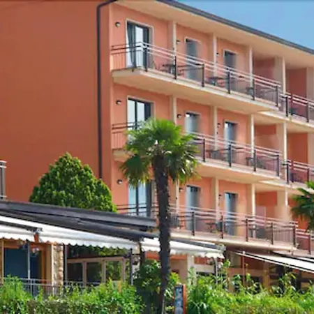 Anna Hotel 3*