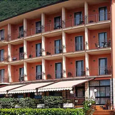 Anna Hotel 3*