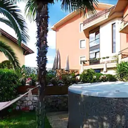 Anna Hotel 3*